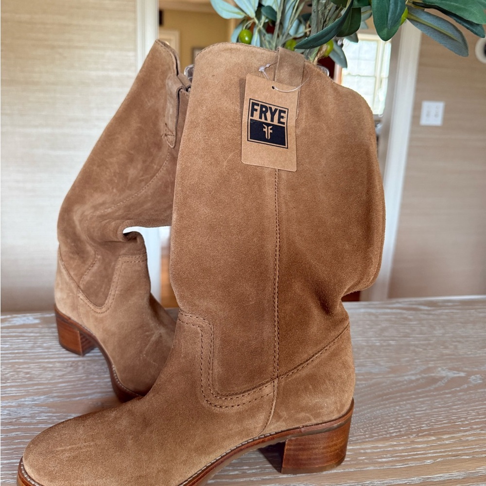 NWT Frye Women's Brown Suede Camryn Dune Boots - Picture 2 of 11